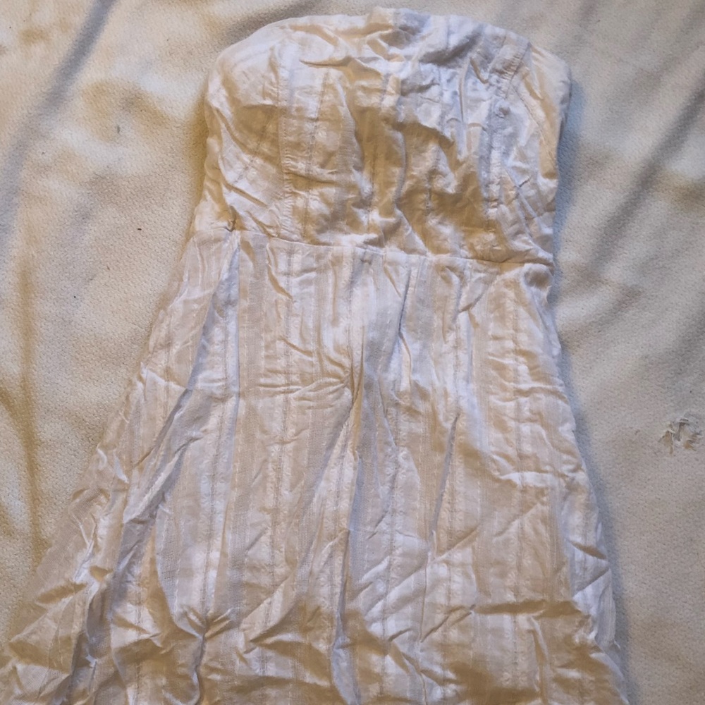 White tie back strapless dress